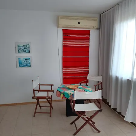 Apartman 6 Treti Mart Street 2 Floor North Primorszko