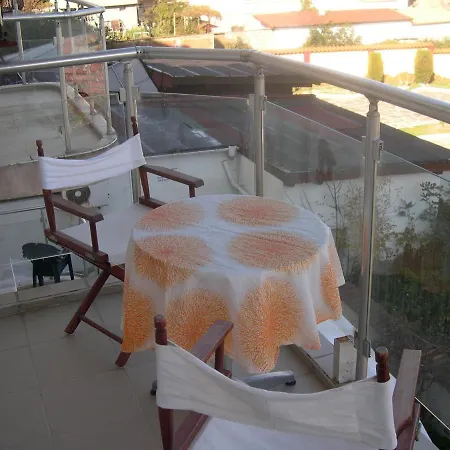 6 Treti Mart Street 2 Floor North Apartman Primorszko